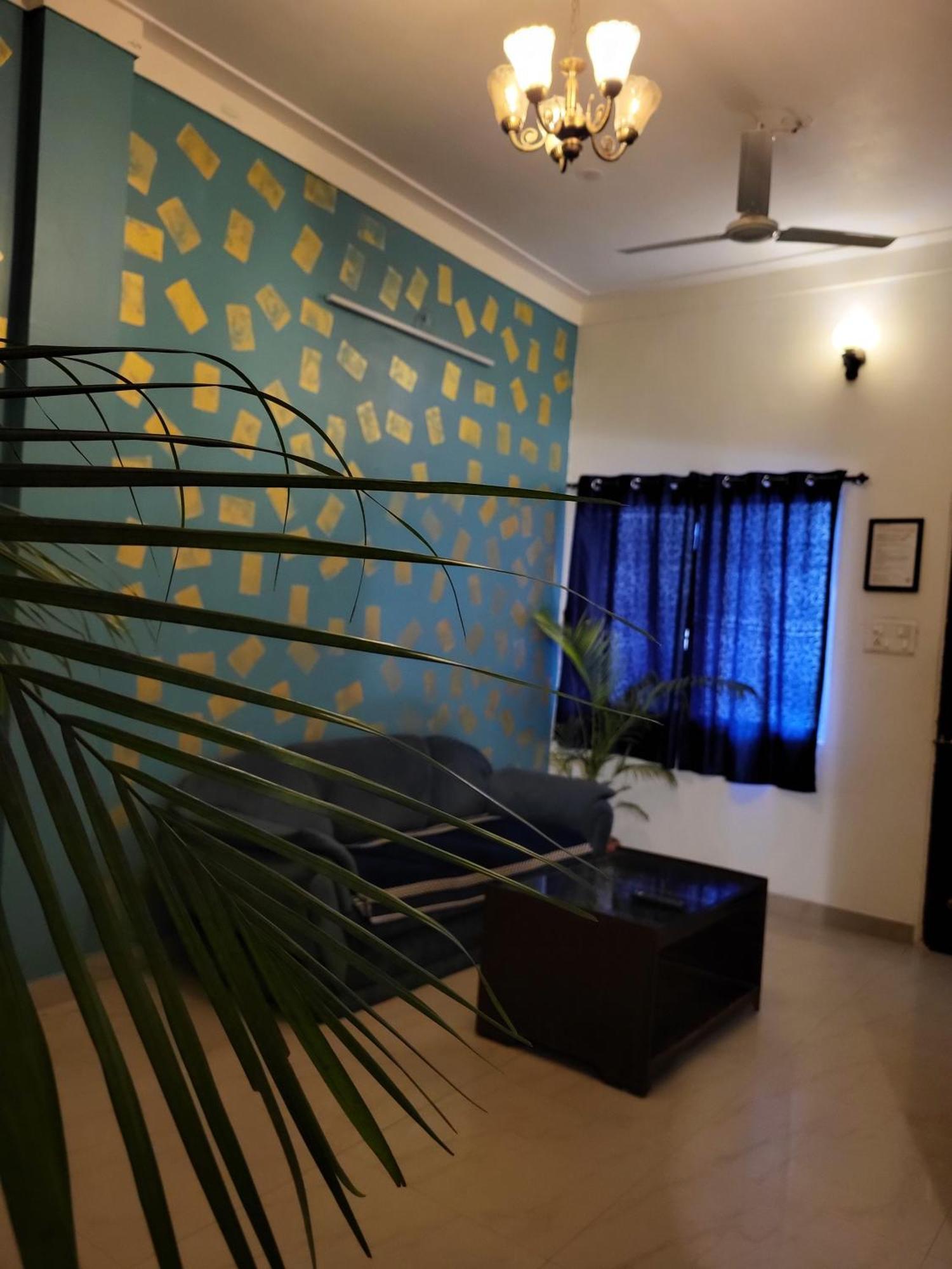 Blue Beds Homestay, Exotic 2Bhk Ac House 자발푸르 외부 사진
